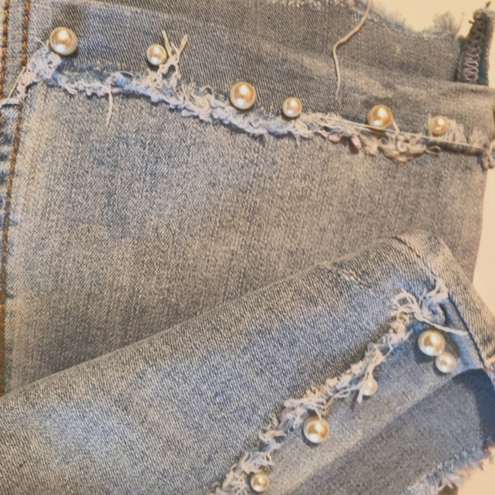 Pearl trimmed Jeans, Distressed -Dolce Be